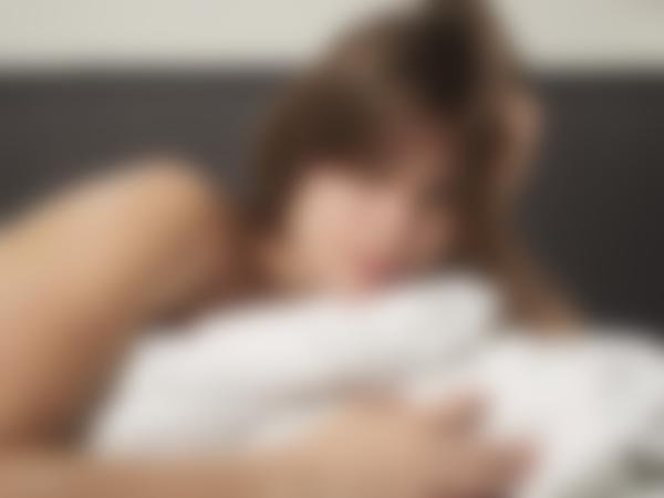 ギャラリー8の画像番号アンナ・L シンプルヌード