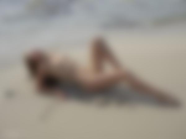 Immagine n.10 dalla galleria Jenna acrobata sulla spiaggia
