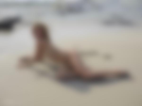 Immagine n.11 dalla galleria Jenna acrobata sulla spiaggia