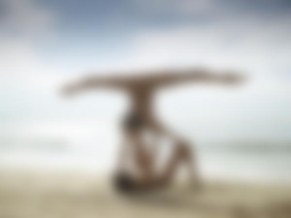 Resim # 8 galeriden Julietta ve Magdalena'nın sahildeki cesetleri