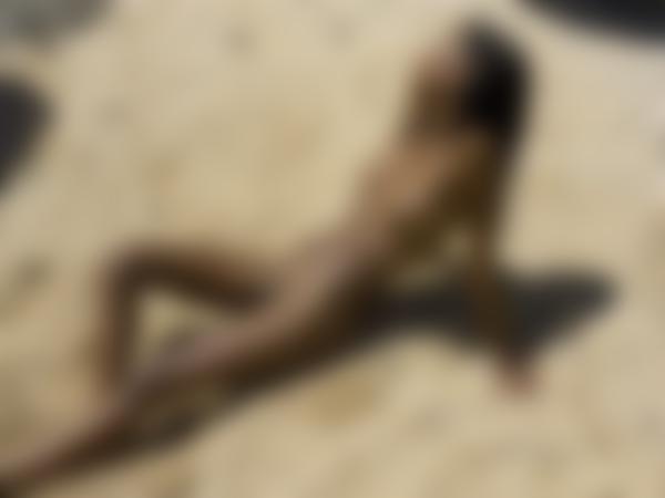 Image n° 10 de la galerie Naomi plage nue