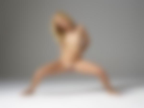 Image #9 from the gallery Pamela first studio session