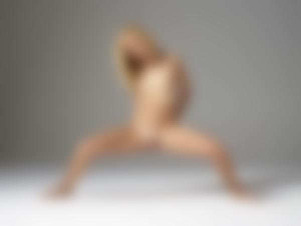 Image #11 from the gallery Pamela first studio session