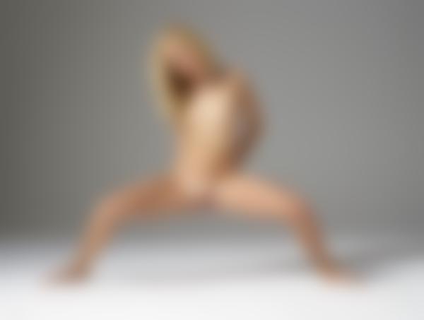 Image #10 from the gallery Pamela first studio session