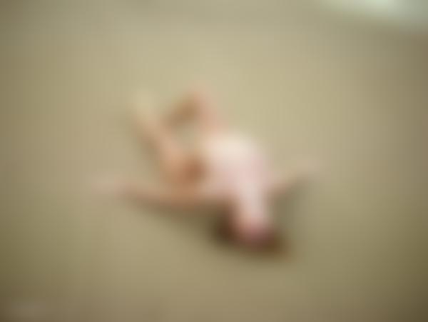 Bild #11 från galleriet Sonya dirty beach girl