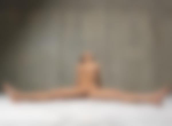 Imagen #11 de la galería Stasha desnuda en concreto
